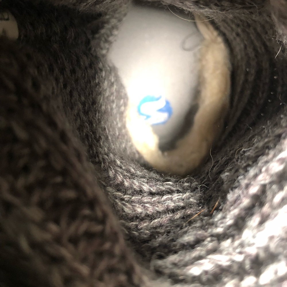 UGG - Picture 9 of 9